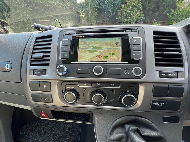VOLKSWAGEN TRANSPORTER