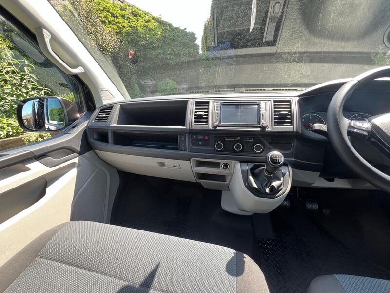 VOLKSWAGEN TRANSPORTER
