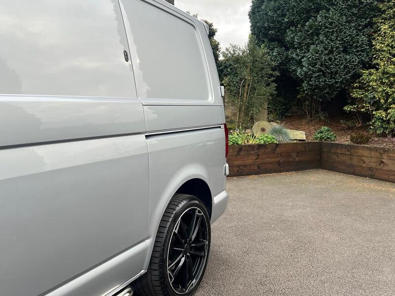 VOLKSWAGEN TRANSPORTER