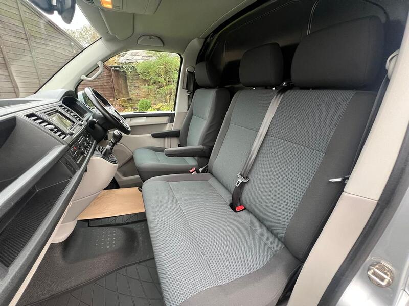 VOLKSWAGEN TRANSPORTER