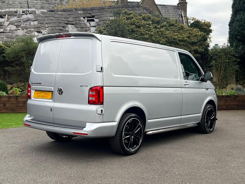 VOLKSWAGEN TRANSPORTER