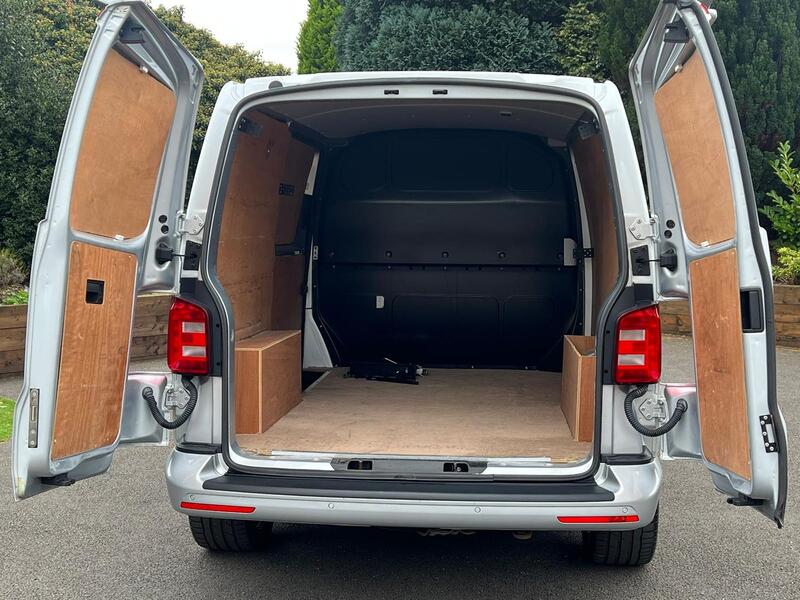 VOLKSWAGEN TRANSPORTER
